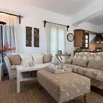 Aegean's Whispery Seafront Nyaraló *