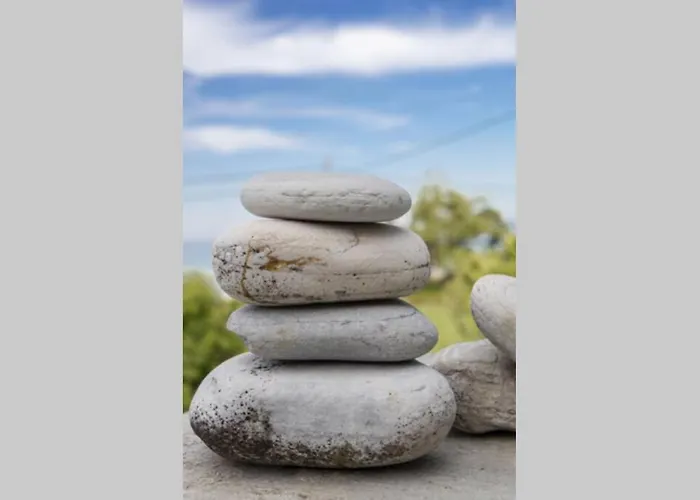 Aegean's Whispery Seafront * Chorefton